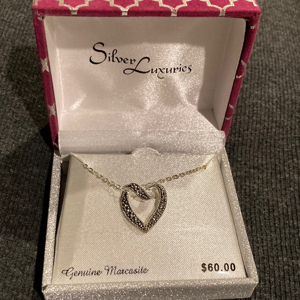 HEART SILVER NECKLACE